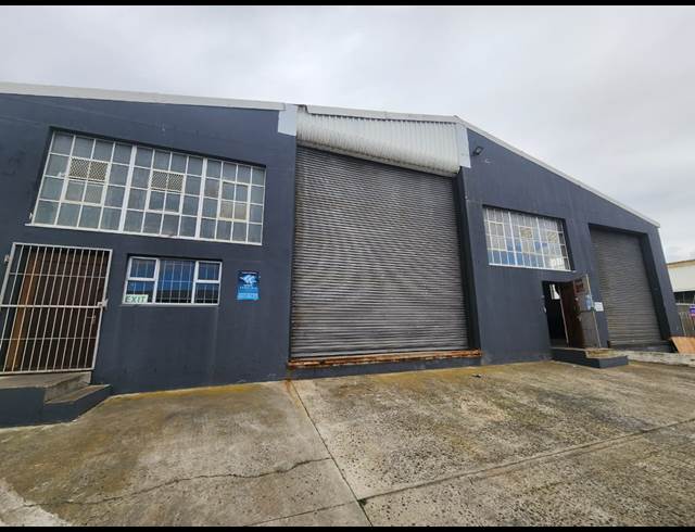 1,400M² WAREHOUSE TO LET IN PAARDEN EILAND