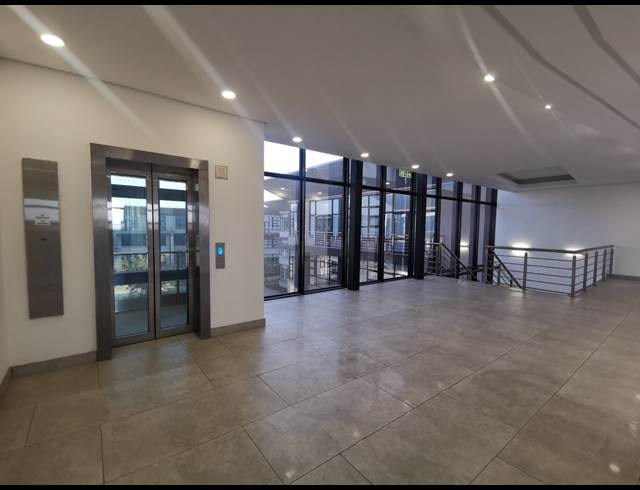 1,250M² OFFICE TO LET IN PARKHAVEN
