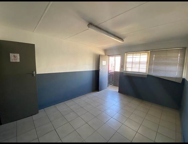 187M² WAREHOUSE TO LET IN WADEVILLE
