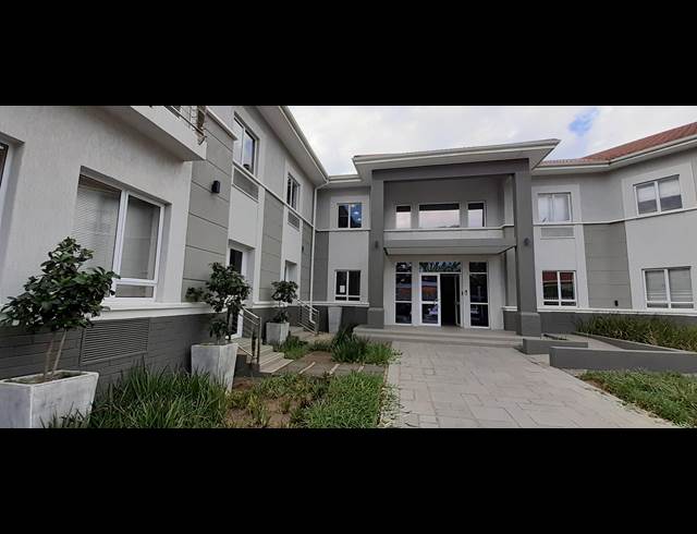112M² OFFICE RENTED IN BEREA