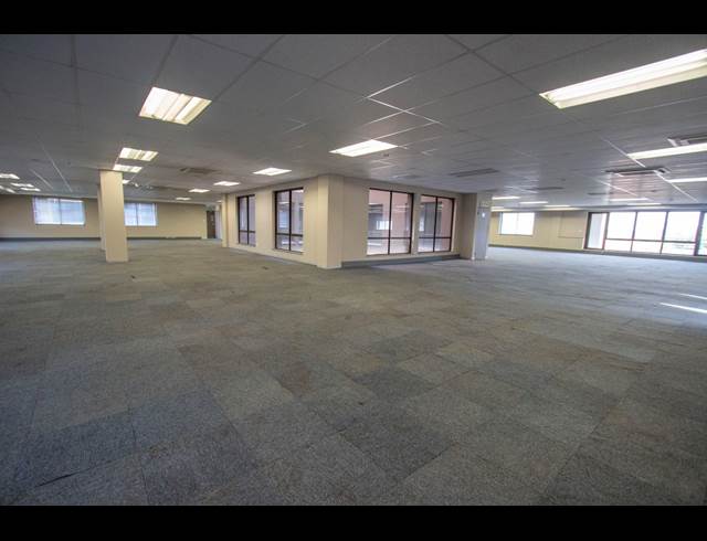 1,191M² OFFICE TO LET IN PARKTOWN