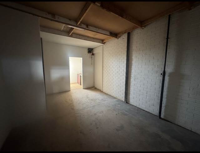 1,200M² WAREHOUSE TO LET IN ROODEPOORT CENTRAL