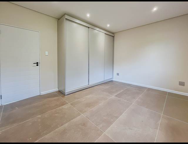 4 BEDROOM TOWNHOUSE TO LET IN SEAWARD ESTATES