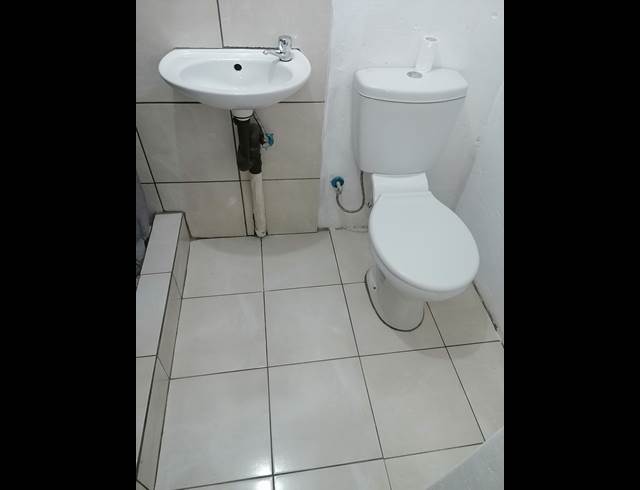 1 bed property to rent in WANNENBURGHOOGTE