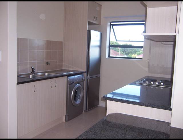 2 bed property to rent in LANSDOWNE