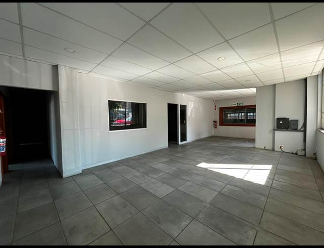 1,200M² WAREHOUSE TO LET IN WYNBERG
