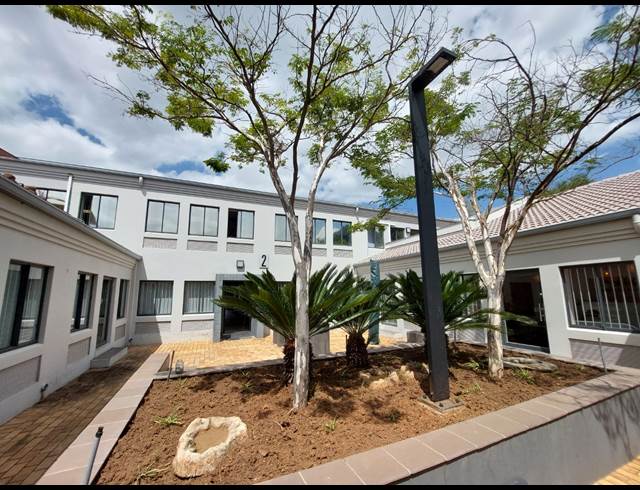 252M² OFFICE TO LET IN BRYANSTON