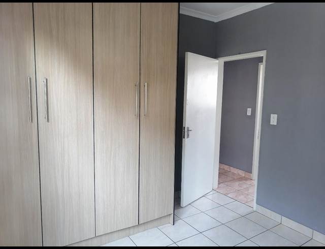 2 bed property to rent in CROWN GARDENS