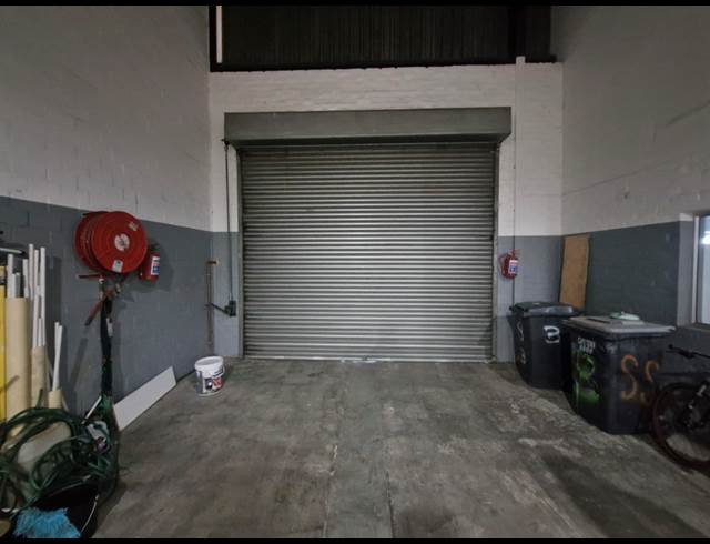 310M² WAREHOUSE TO LET IN OKAVANGO PARK