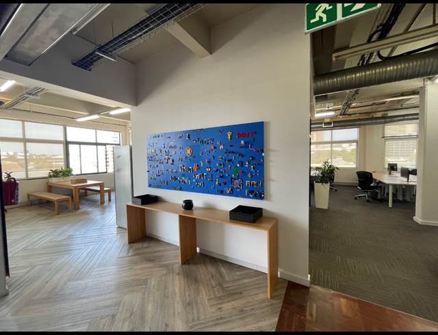 1,560M² OFFICE TO LET IN DE WATERKANT