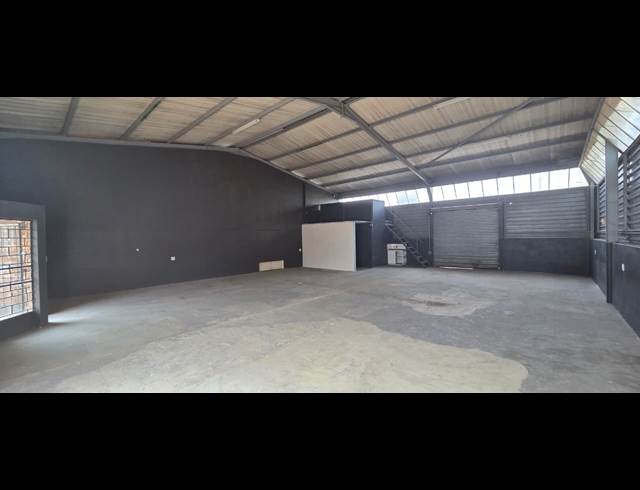 180M² WAREHOUSE TO LET IN VINTONIA