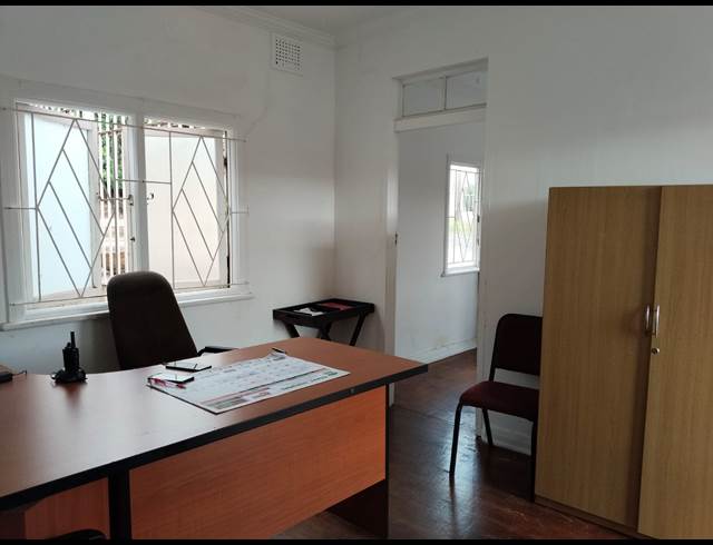 40M² BUILDING TO LET IN AMANZIMTOTI