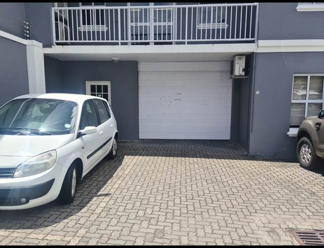 355M² WAREHOUSE RENTED IN WESTLAKE