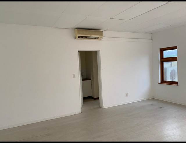 47M² RETAIL TO LET IN HOUT BAY CENTRAL