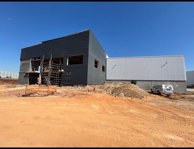 4,700M² WAREHOUSE TO LET IN GLEN MARAIS