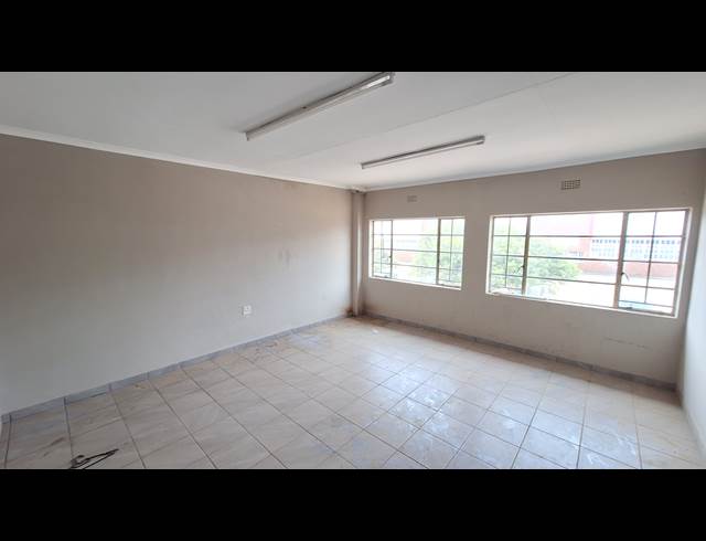 710M² WORKSHOP TO LET IN ROBERTVILLE