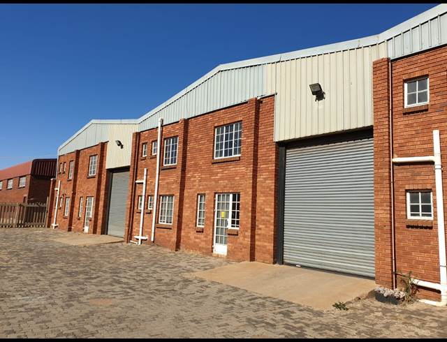 200M² WAREHOUSE TO LET IN ROODEKOP
