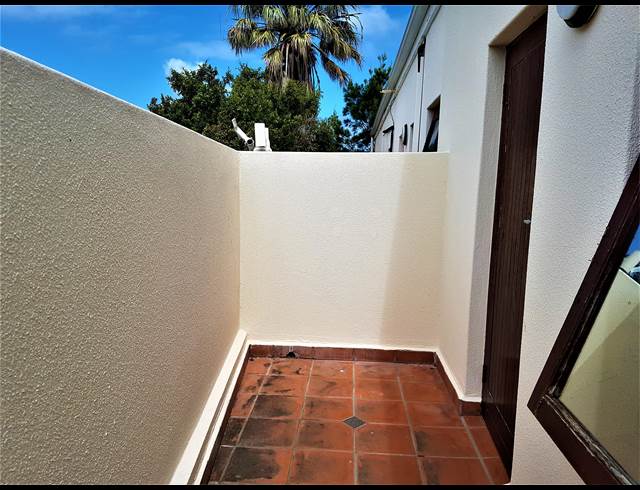 OFFICE PROPERTY TO RENT IN BEACH ESTATE