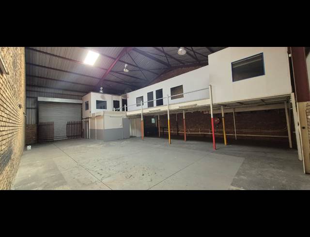 300M² WAREHOUSE TO LET IN ANDERBOLT