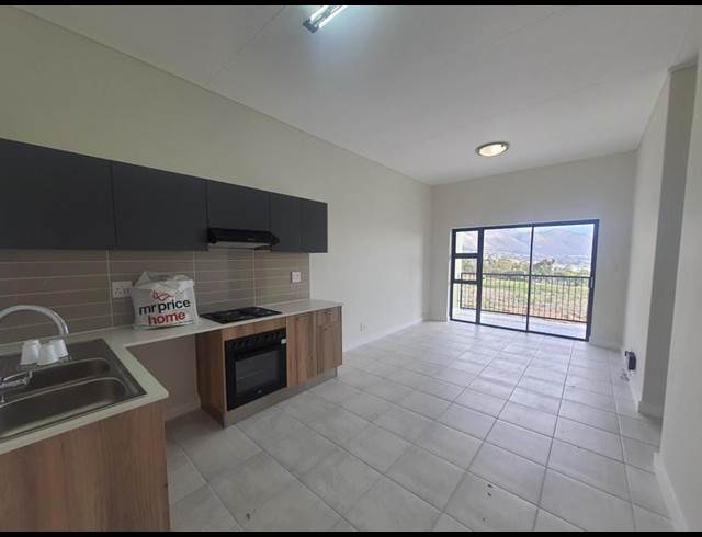 2 BEDROOM PROPERTY TO RENT IN GREENBAY ECO ESTATE