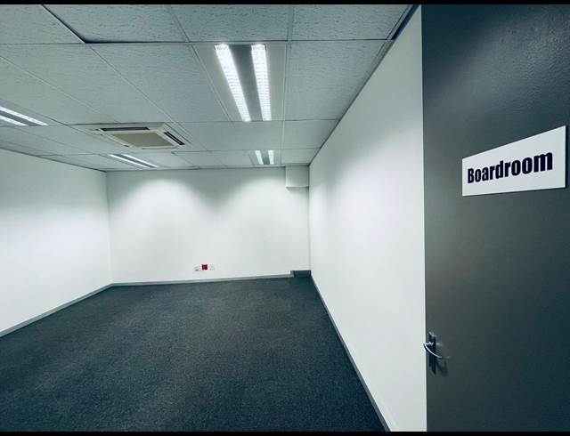 494M² OFFICE TO LET IN RANDJESPARK