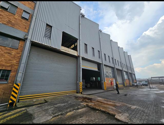 4,318M² WAREHOUSE TO LET IN ISANDO