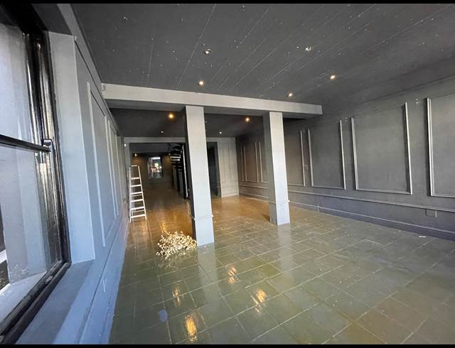 195M² BUILDING TO LET IN GARDENS