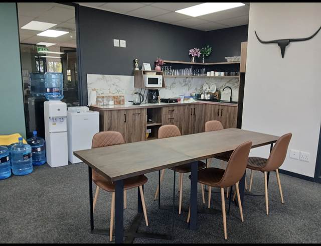393M² OFFICE TO LET IN WESTVILLE