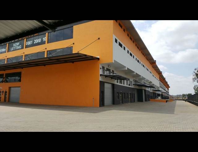 342M² WAREHOUSE TO LET IN POMONA