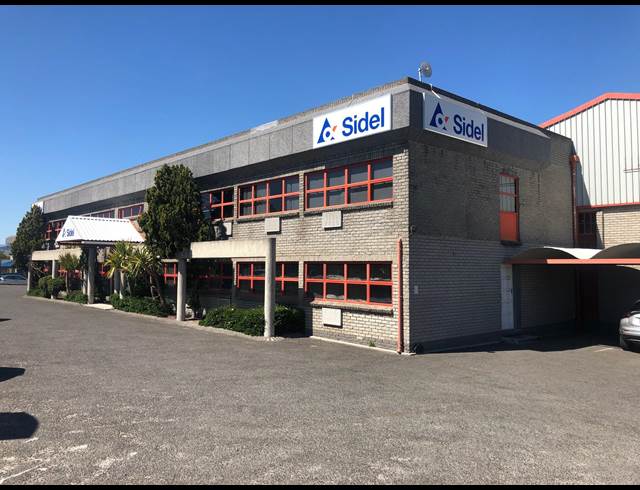 2,476M² WAREHOUSE TO LET IN STIKLAND INDUSTRIAL