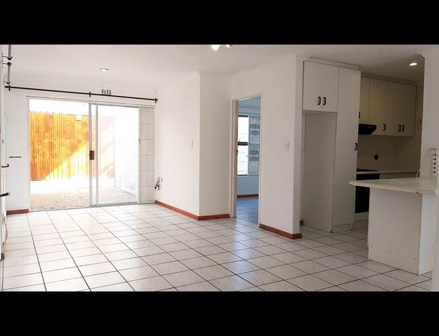 2 bed property to rent in KENILWORTH