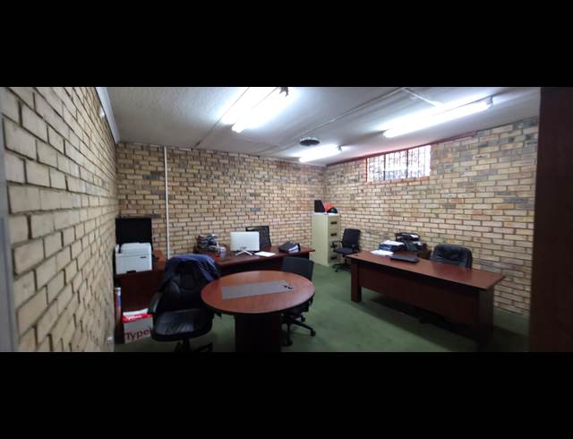 360M² WORKSHOP TO LET IN DIE HEUWEL
