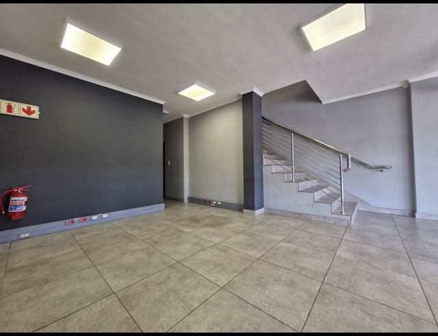 342M² WAREHOUSE TO LET IN STIKLAND INDUSTRIAL