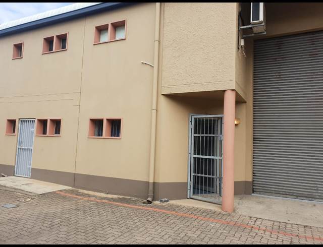 245M² WAREHOUSE TO LET IN BRIARDENE