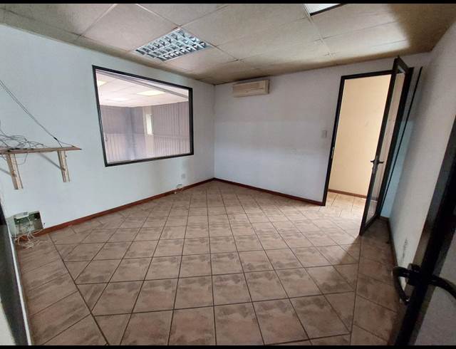 952M² WAREHOUSE TO LET IN HENNOPSPARK
