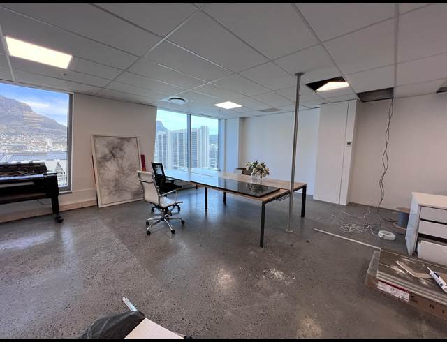 125M² OFFICE TO LET IN FORESHORE