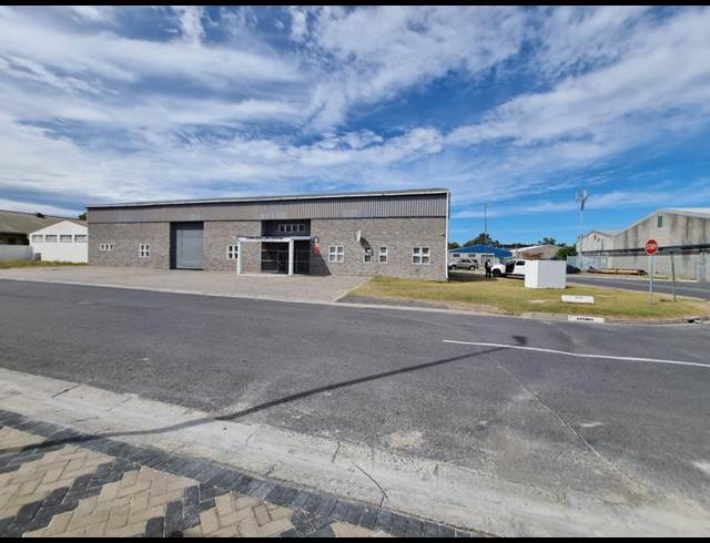 1,053M² WAREHOUSE TO LET IN AIRPORT INDUSTRIA