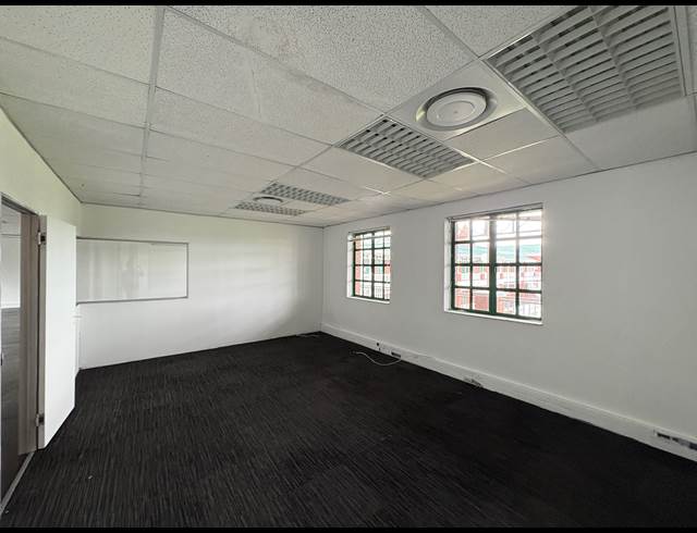 232M² OFFICE TO LET IN CLAREMONT