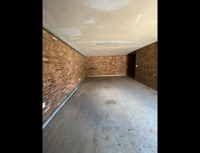 108M² WAREHOUSE TO LET IN GERMISTON NORTH