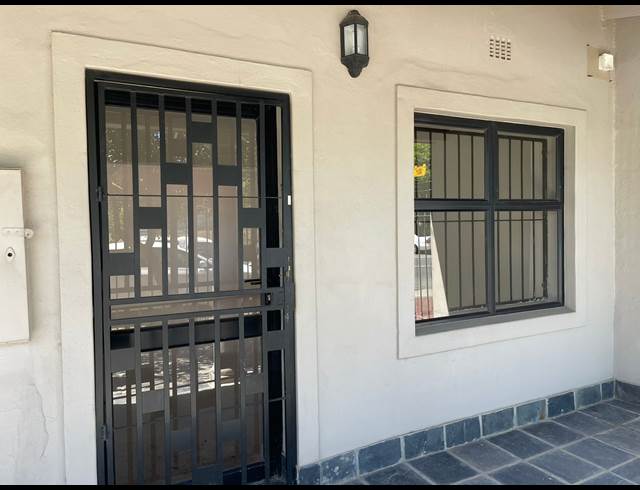 Business property to rent in WORCESTER CENTRAL