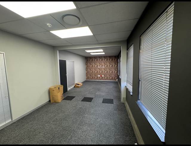 476M² OFFICE TO LET IN WYNBERG