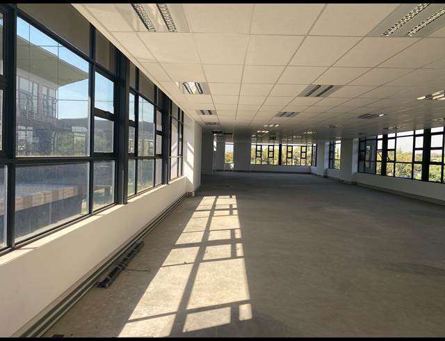 866M² OFFICE TO LET IN PARKHAVEN