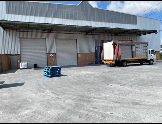 2,810M² WAREHOUSE TO LET IN GOSFORTH PARK