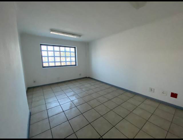 1,250M² WAREHOUSE TO LET IN KILLARNEY GARDENS