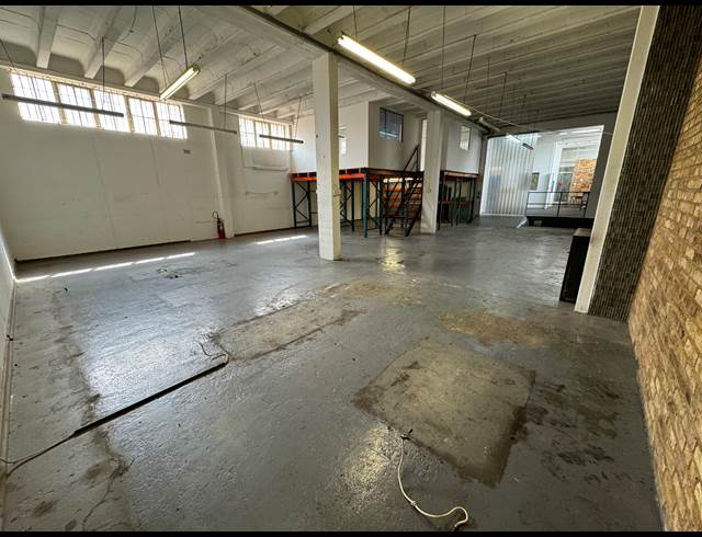 Business property to rent in FAIRVIEW