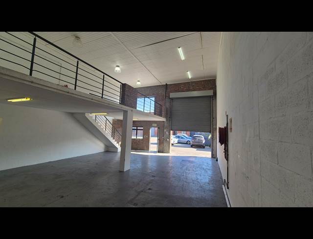 156M² WAREHOUSE TO LET IN SUNNYDALE