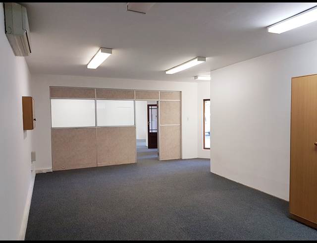 Retail property to rent in WORCESTER CENTRAL