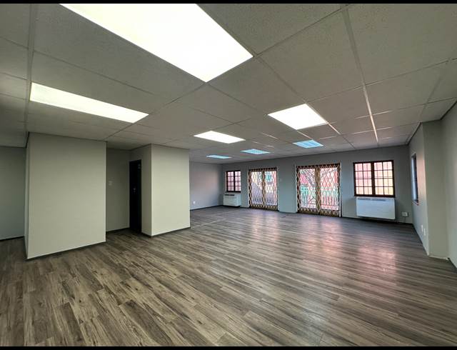 101M² OFFICE TO LET IN HIGHVELD BUSINESS PARK