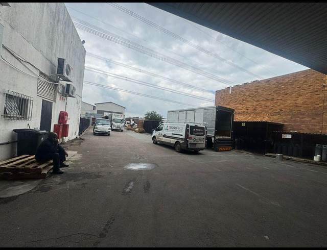 6,000M² WAREHOUSE TO LET IN TULISA PARK