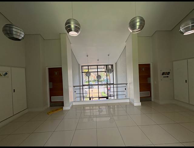 193M² OFFICE TO LET IN PAROW NORTH
